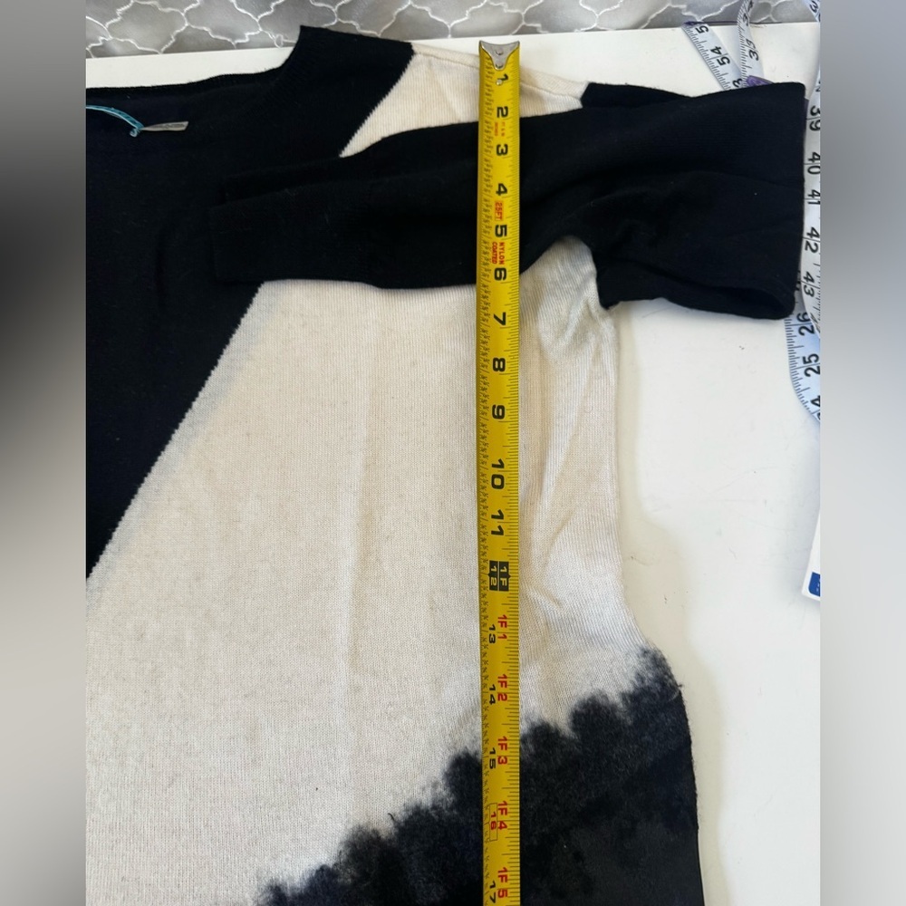ALICE + OLIVIA Black and Ivory Wool & Genuine Leather Combo Top - Large - Picture 7 of 8